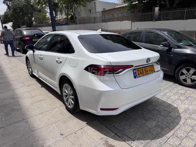 טויוטה קורולה