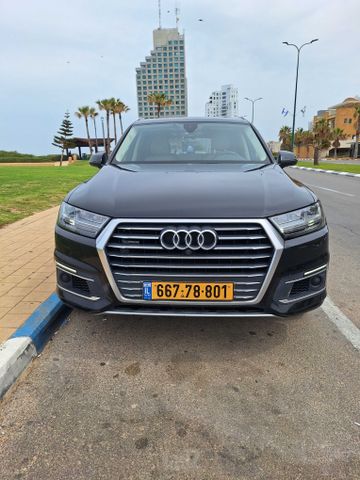 מודעת רכב אאודי Q7