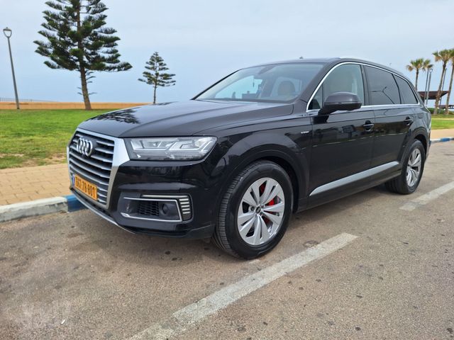 אאודי Q7