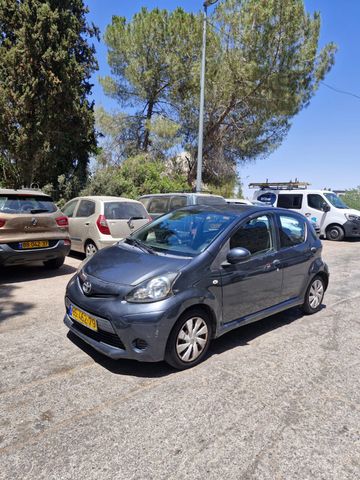 מודעת רכב טויוטה אייגו