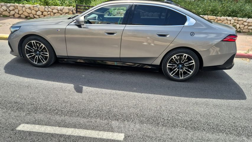 מודעת רכב ב מ וו I5