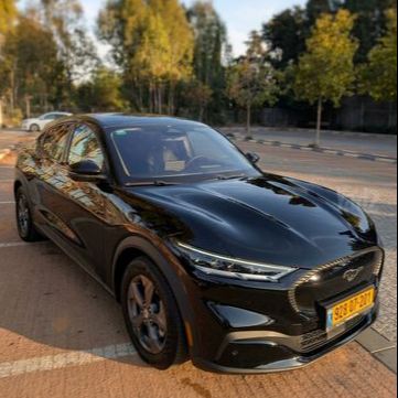 מודעת רכב פורד מוסטנג Mach-E