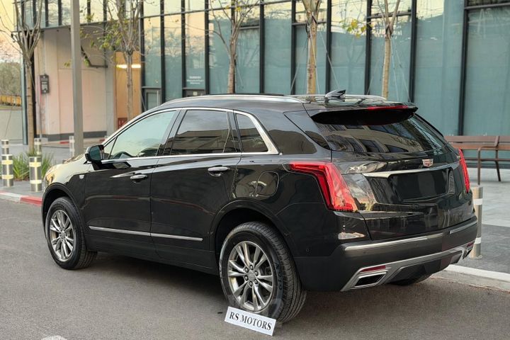 קאדילק XT5