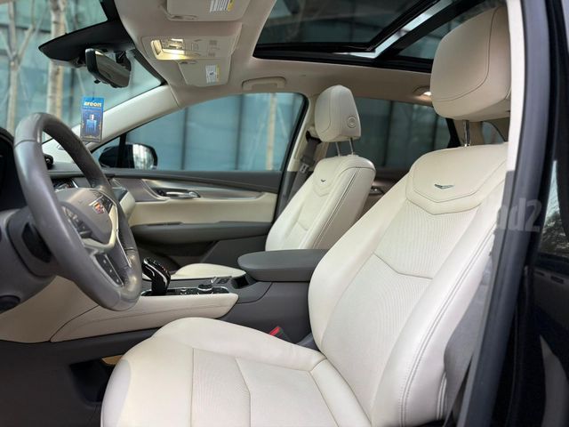 קאדילק XT5