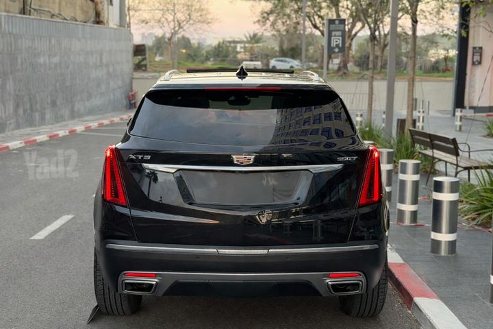 קאדילק XT5