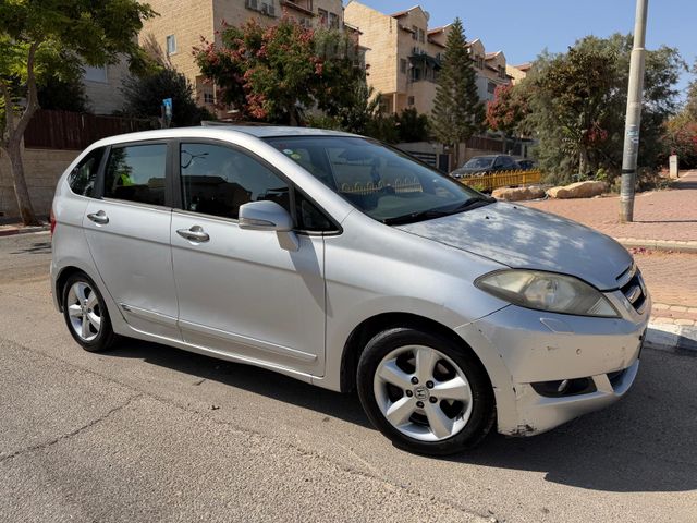 מודעת רכב הונדה FR-V