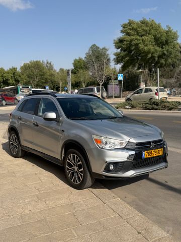 מודעת רכב מיצובישי ASX