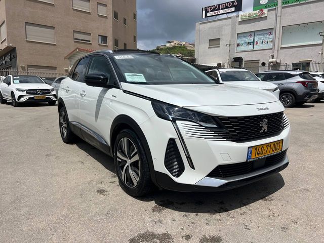 פיג'ו 3008