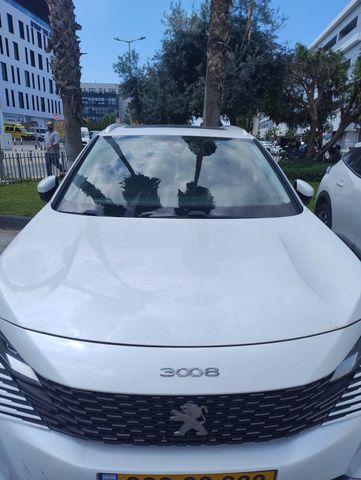 פיג'ו 3008