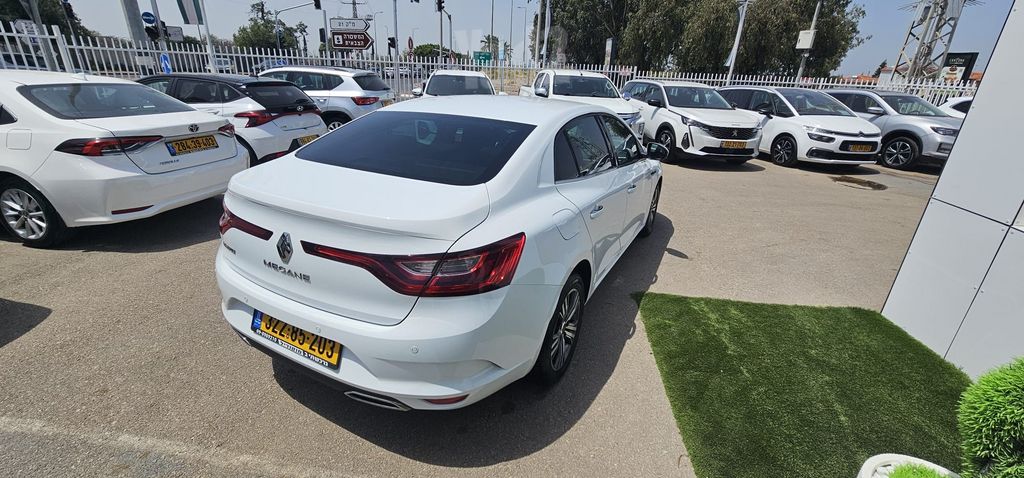 רנו מגאן