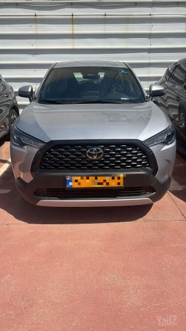 מודעת רכב טויוטה קורולה קרוס