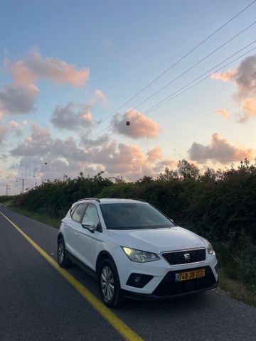 סיאט ארונה