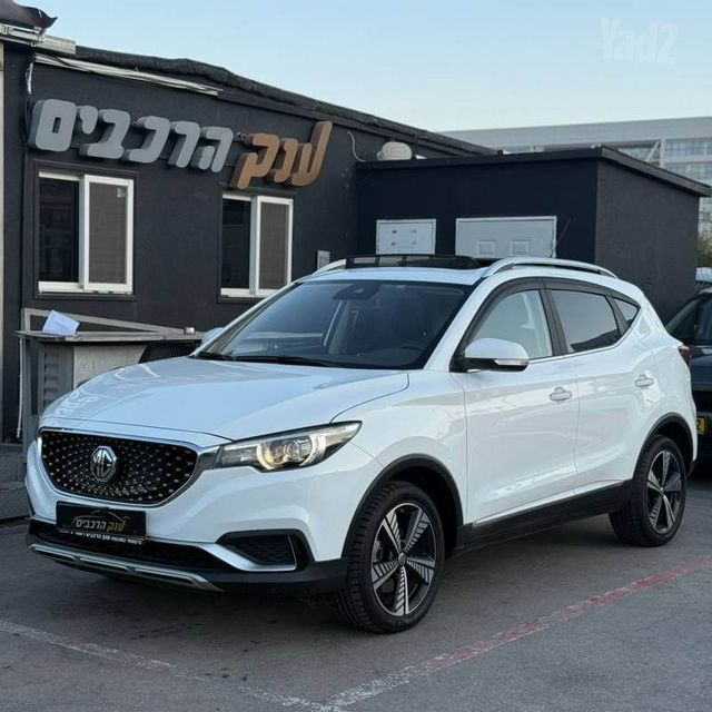 מודעת רכב אם ג'י ZS