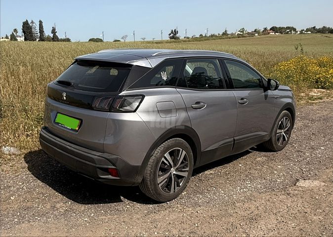 פיג'ו 3008