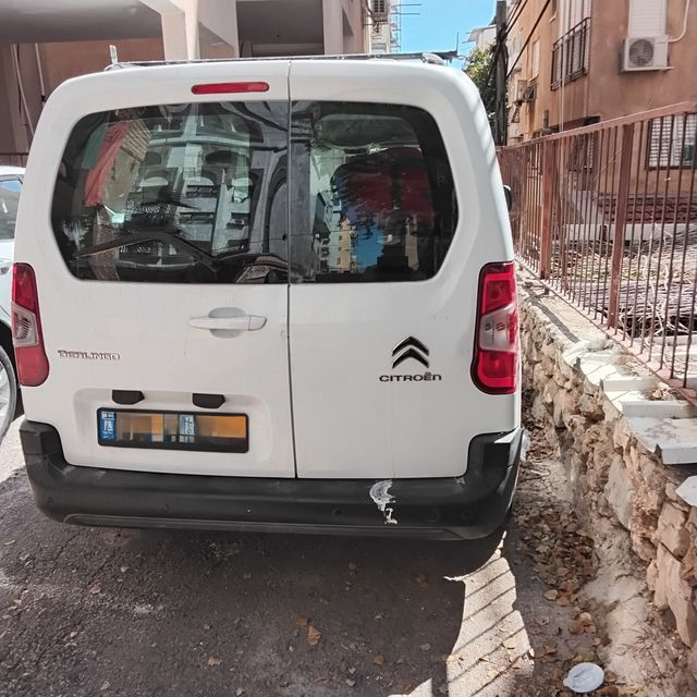 מודעת רכב סיטרואן ברלינגו