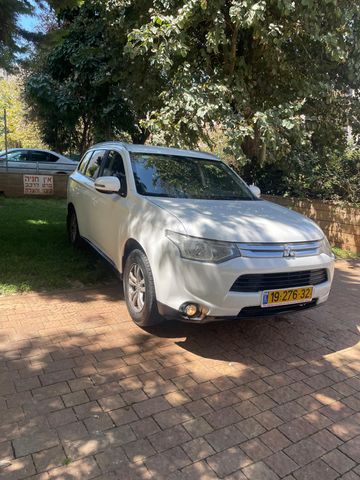 מיצובישי אאוטלנדר