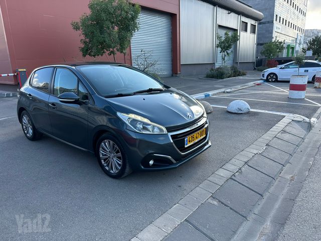 פיג'ו 208