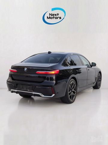 ב מ וו i7