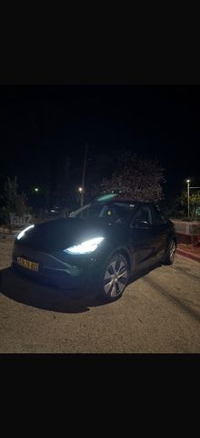מודעת רכב טסלה מודל Y