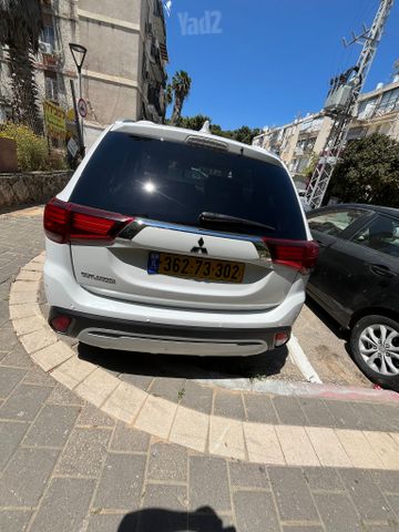 מיצובישי אאוטלנדר