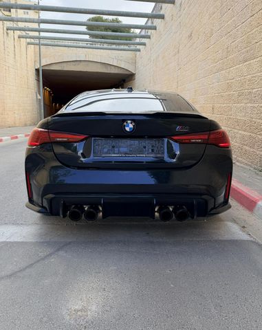 ב מ וו M4