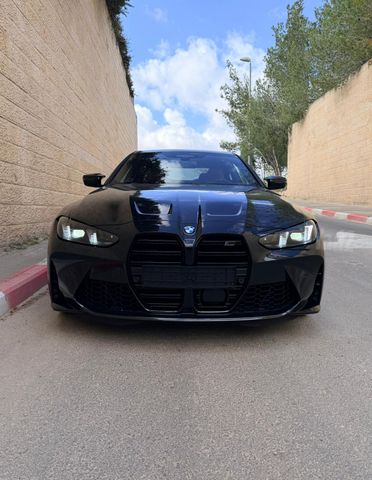 ב מ וו M4