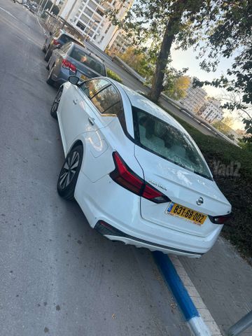 ניסאן אלטימה
