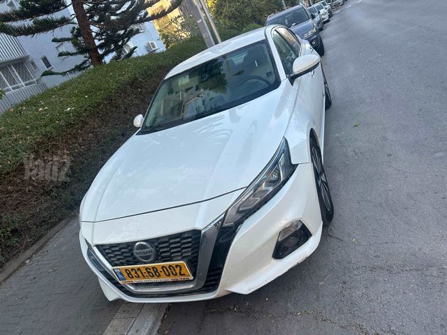 ניסאן אלטימה