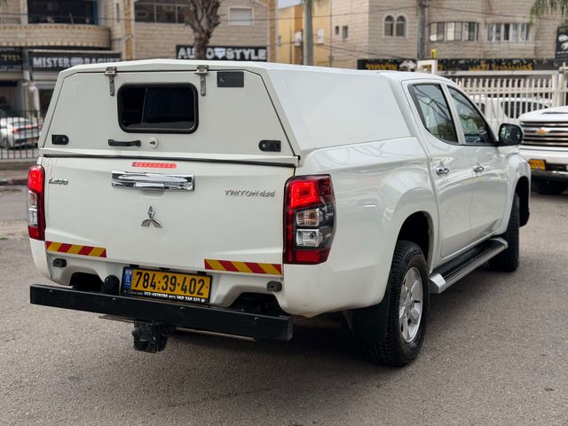 מיצובישי טרייטון / L200