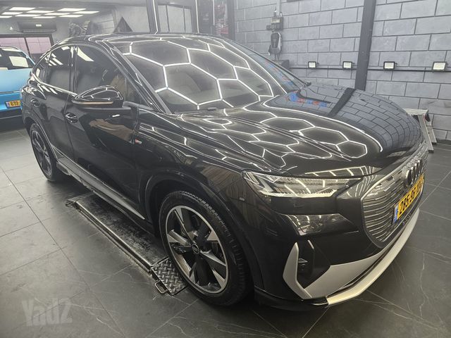 מודעת רכב אאודי Q4 e-tron