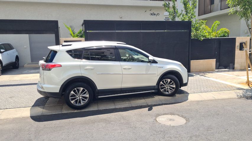 טויוטה RAV4