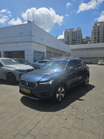 מודעת רכב וולוו XC40