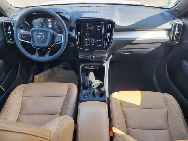 וולוו XC40
