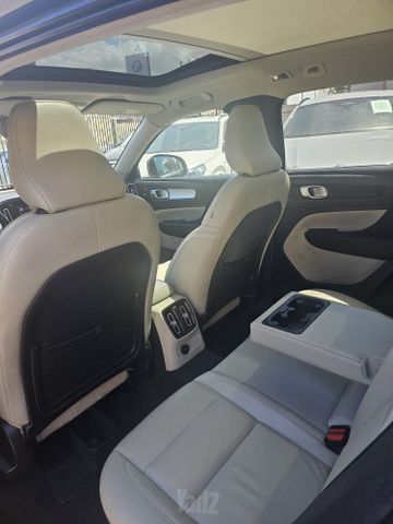 מודעת רכב וולוו XC40 2