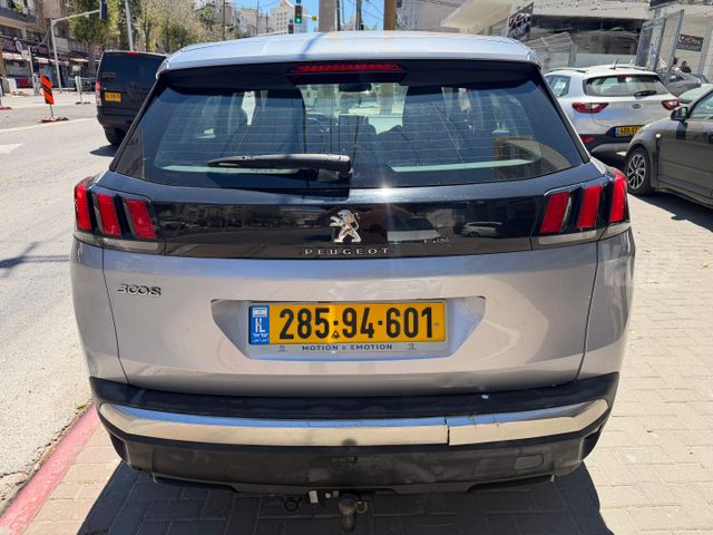 פיג'ו 3008