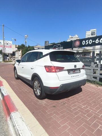 סיאט ארונה