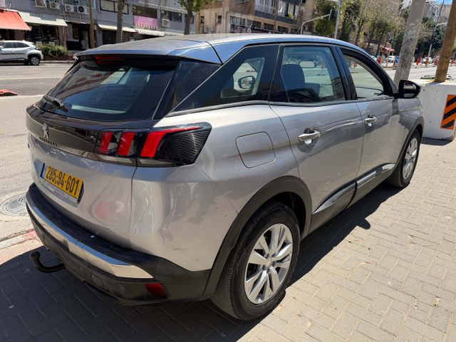 פיג'ו 3008