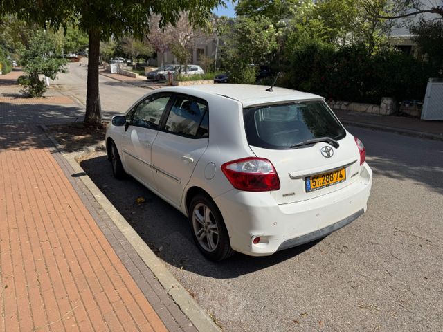 מודעת רכב טויוטה אוריס
