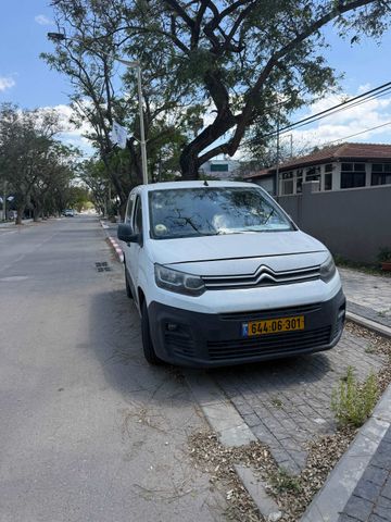 מודעת רכב סיטרואן ברלינגו