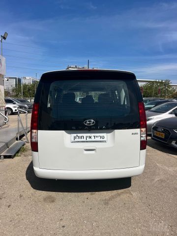 יונדאי סטאריה
