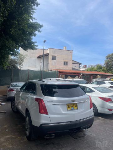 קאדילק XT5