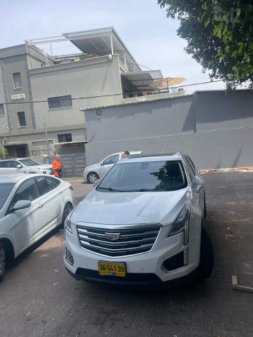מודעת רכב קאדילק XT5