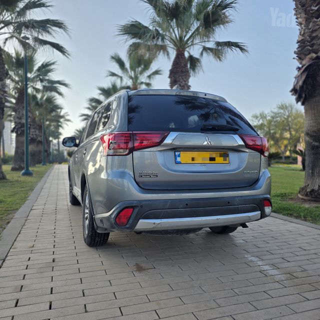 מיצובישי אאוטלנדר