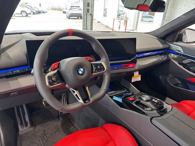 ב מ וו M5