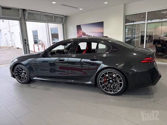 ב מ וו M5