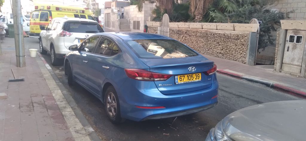 מודעת רכב יונדאי אלנטרה
