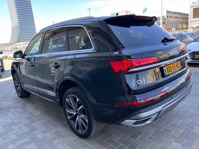 אאודי Q7