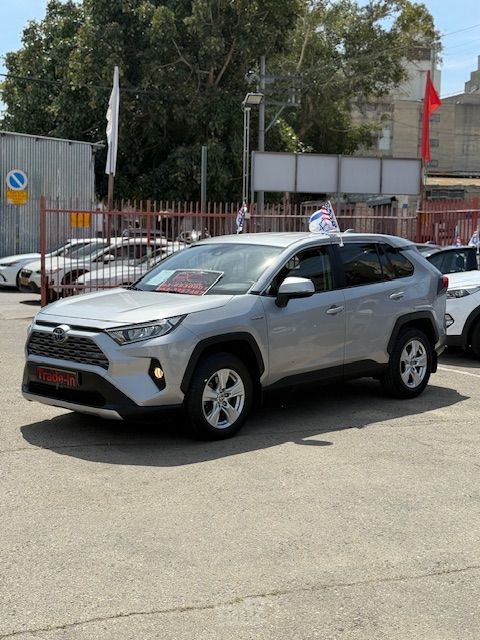 מודעת רכב טויוטה RAV4