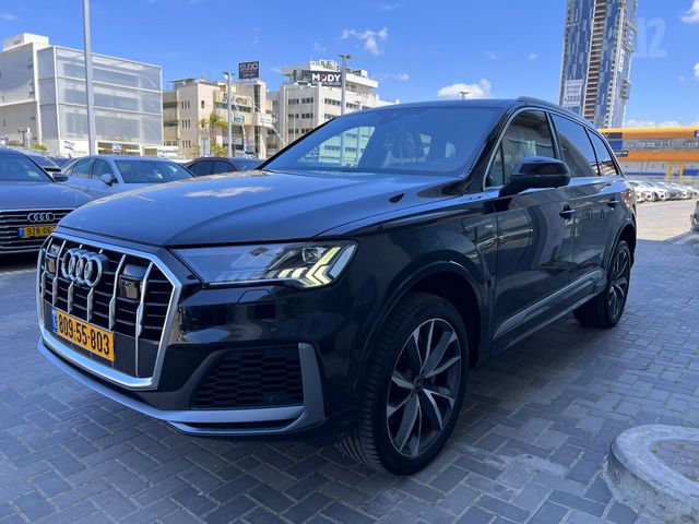 אאודי Q7