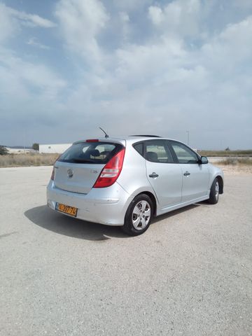 יונדאי i30